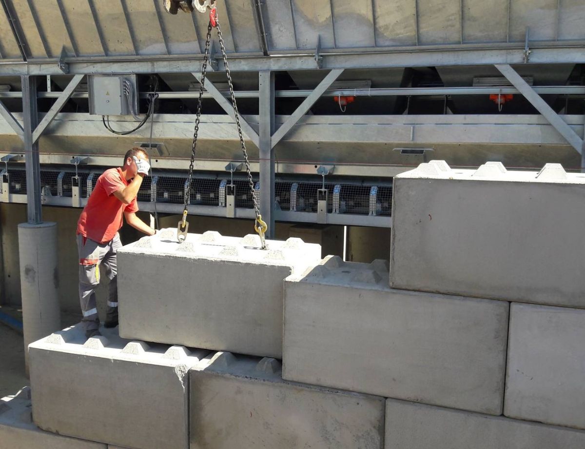 bloc beton mise a disposition sur chantier
